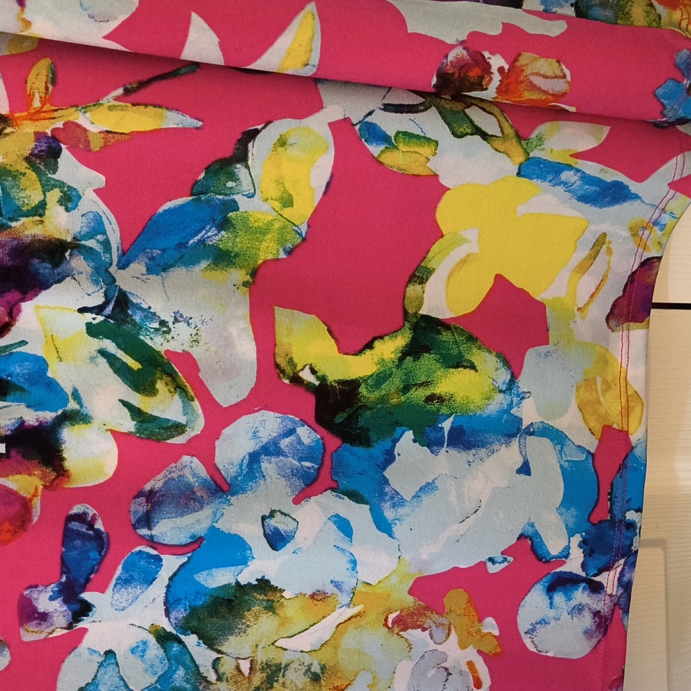 Investments Vibrant Multicolor Top - Picture 4 of 7